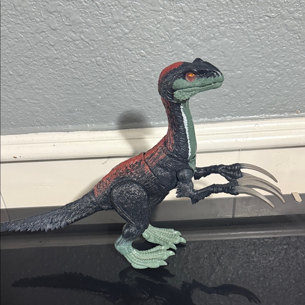 Mattel Jurassic World Dominion Sound Slashin Therizinosaurus Dinosaur Figure